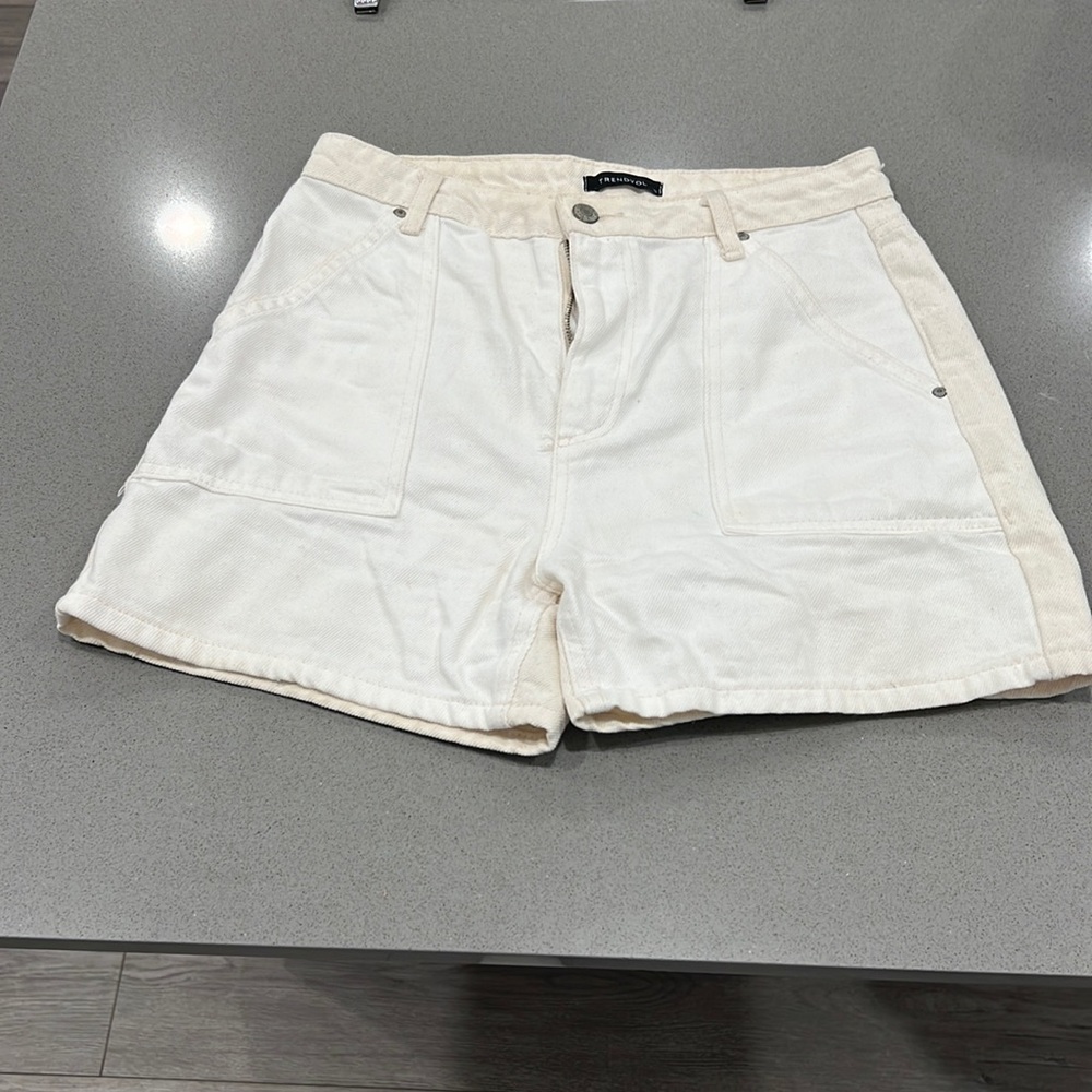 TRENDYOL Women's Shorts Size 4